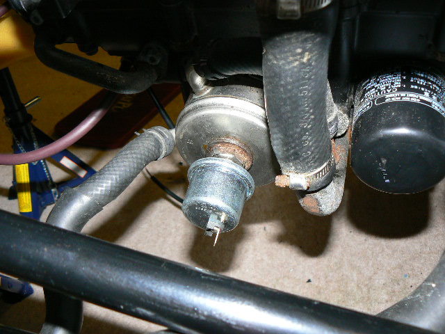 Rescued attachment Oil pressure sender.JPG